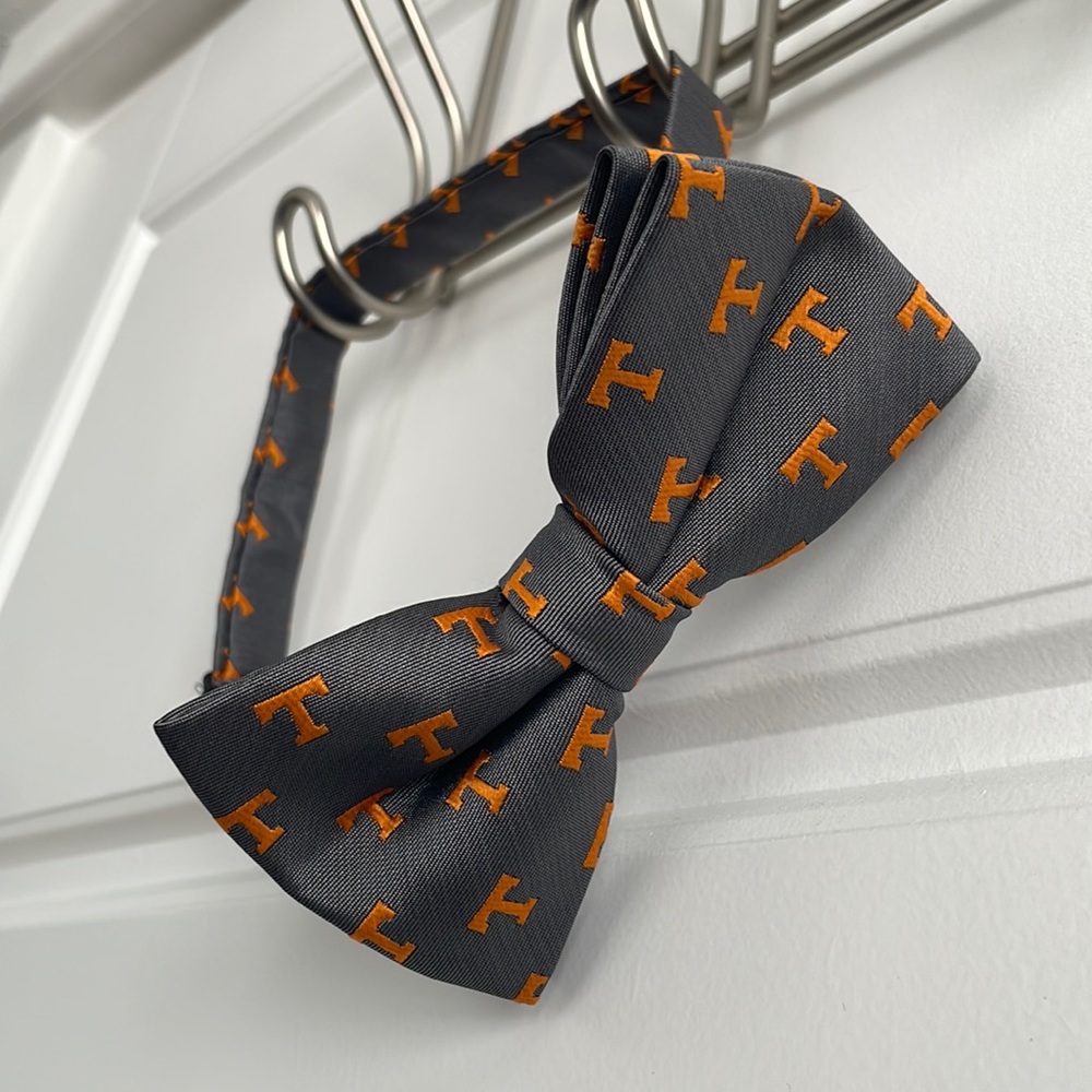 Tennessee Volunteers Grey and Orange Bow Tie